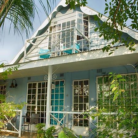 The Old House Bed & Breakfast Kasane Exterior photo